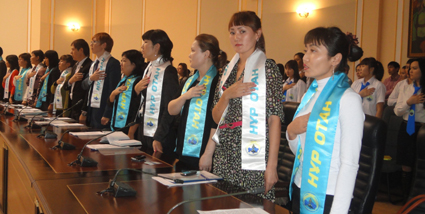 Олигархтар порно құлдарды сатып алады