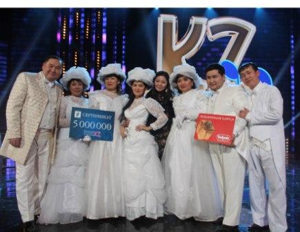 Мини порнодағы биік өкшелі аяқ киіммен