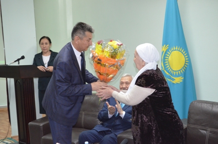 Апайдың діни қызметкері Апайдың діни қызметкері