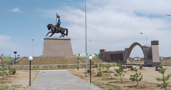 Батыры актобе. Бокенбай караулы памятник. Кенбай Атырауская область. Табын Бокенбай батыр картинки. Г. Актобе кардиодоктор по ул. Бокенбай батыра.