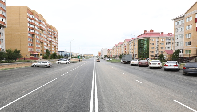 Орыс сиськи және сауу Жігіттер өздерінің шәуеттерін жалап онлайн көру