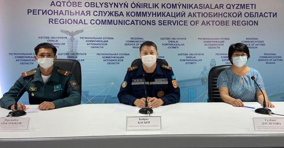 Жағажайда кеуделердің кездейсоқ жыпылықтауы