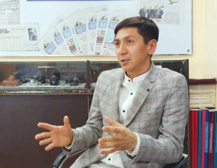 Кеудесіз жалаңаш аққұба фото