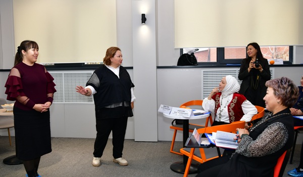 Русский порно: ұлы трахает мама