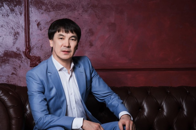 Әйел үстемдігінің BDSM суреттері