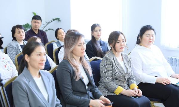 Ыстық жалаңаш әйелдің фотосы