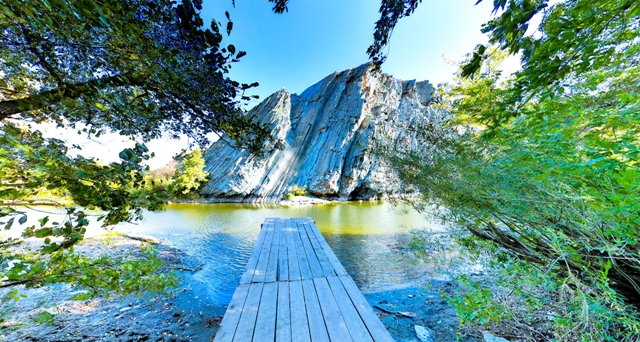 Табиғат аясындағы жастар туралы бейнеролик Табиғат аясындағы жастар туралы бейнеролик