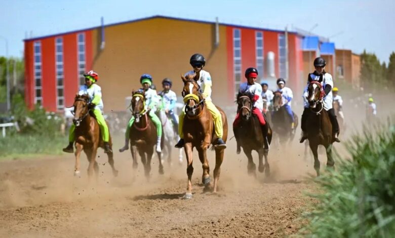 Қыздың порносына мұрынды үрлеу