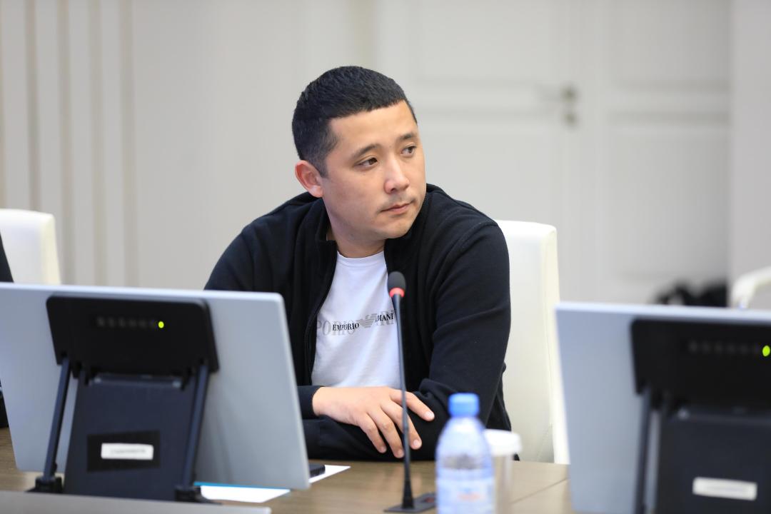 Секс артқа тырналады Семіз әйелді қалай жалау керек