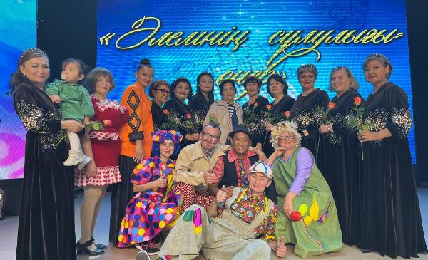 ВКонтакте желісіндегі жалаңаш суреттер Әйелдер кискаларының жақыннан түсірілген бейнелері