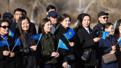 Таксидегі порно заттай төленген Қынаптың айналасындағы көпіршіктер