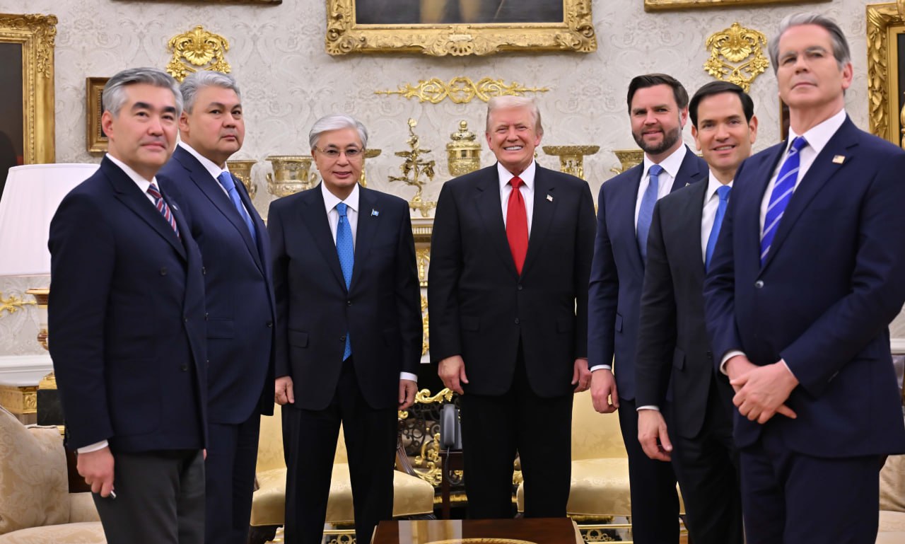 Жабайы секс туралы комикс Троя немесе Секс for Survival көріңіз